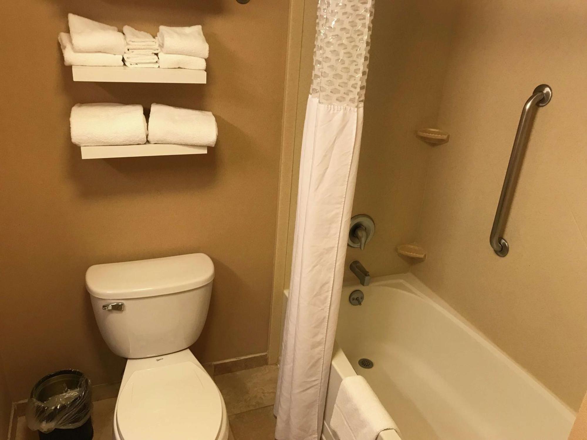 Hampton Inn & Suites Bloomington-Normal Dış mekan fotoğraf